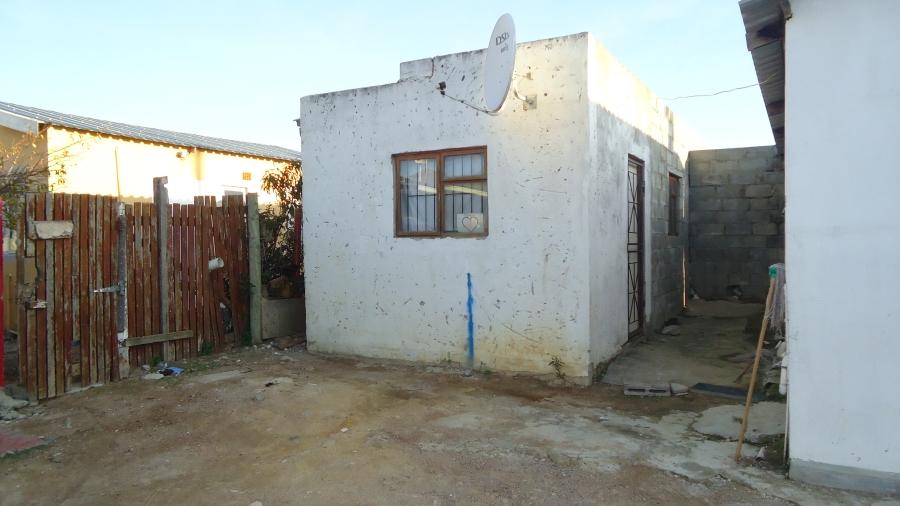 2 Bedroom Property for Sale in Nomzamo Western Cape